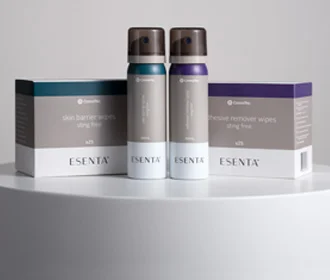 Eine Gruppe von Make-up-Produkten in einem Regal